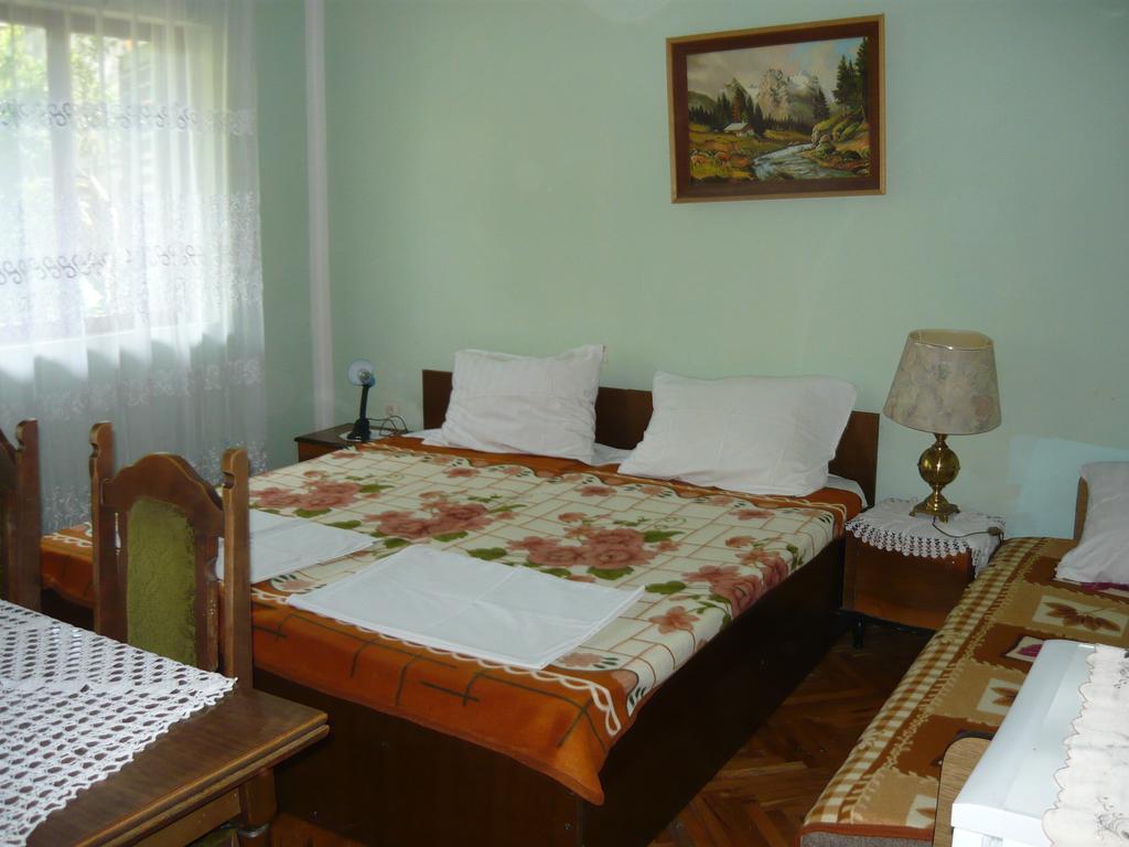 Rooms Banicevic Risan Rom bilde