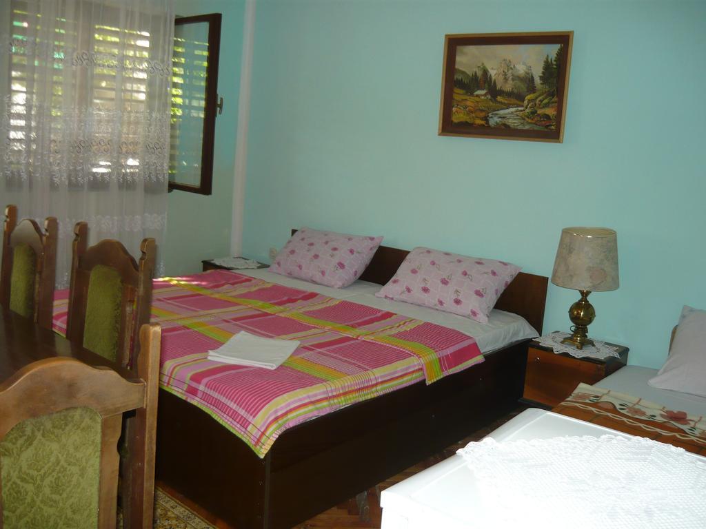 Rooms Banicevic Risan Rom bilde
